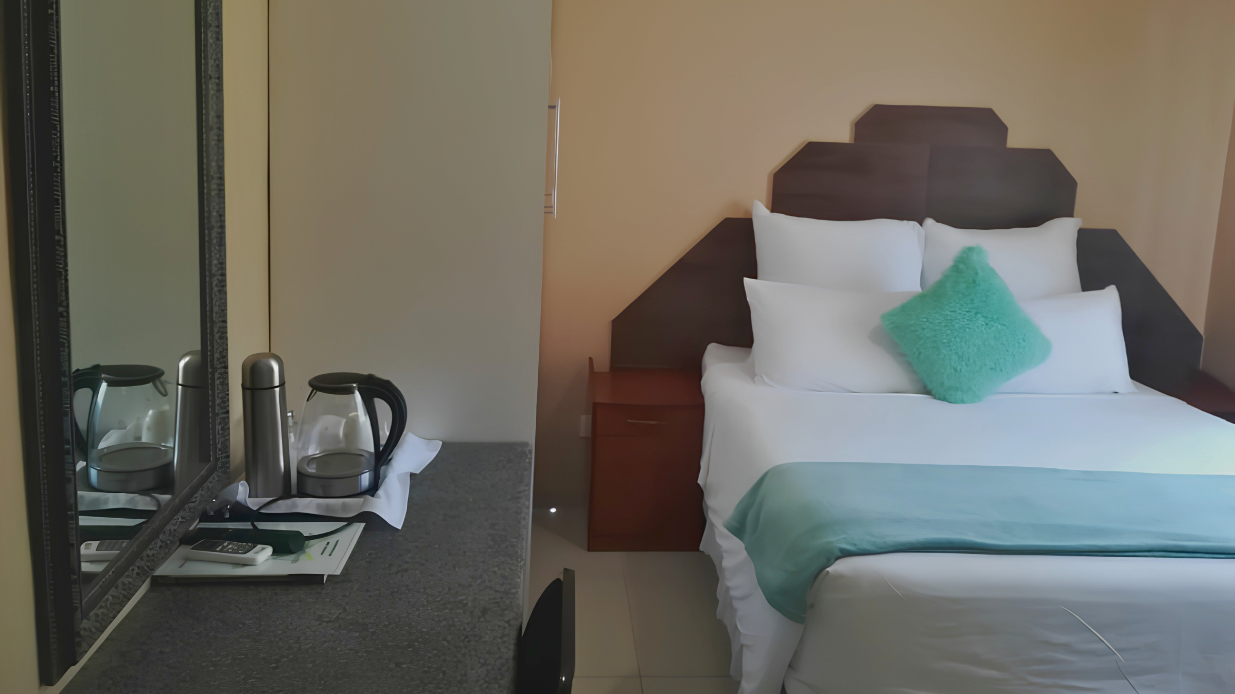 Placeholder — replace with photo of Garden Room 01